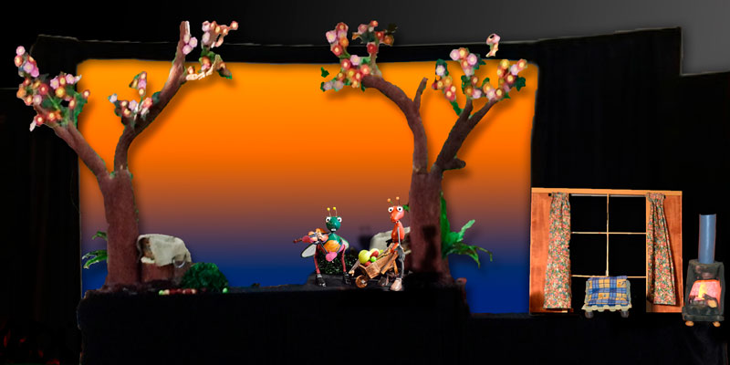'La cigarra y la hormiga' de El retablo de la ventana en el Teatro de